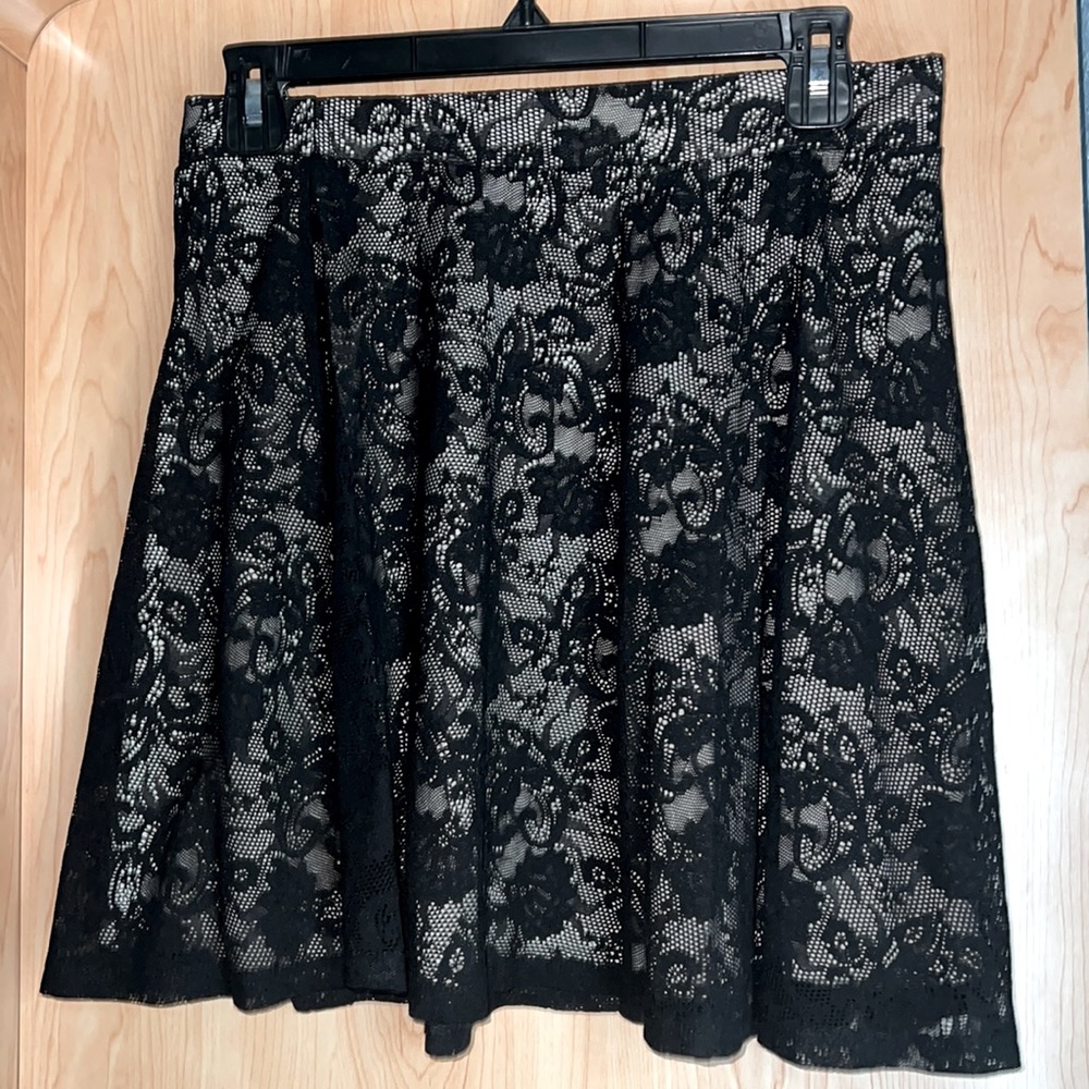 Contempo Casuals Floral Lace Skirt